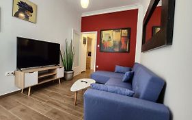 Gazi Apartment With Breakfast